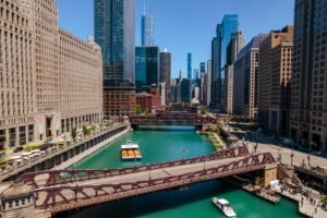 Read more about the article Illinois Road Trip Guide: Best Routes & Stops